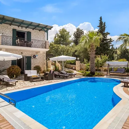 Goudis Evelyn Vilă *