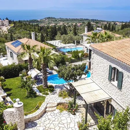 Goudis Evelyn Vilă *